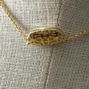 Kendra Scott Elisa Gold Pendant Necklace in Ivory Mother-of-Pearl New thumbnail 4