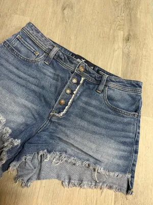 Hollister High-Rise Denim Mom Shorts thumbnail 2