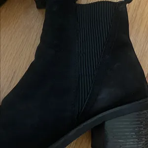 Faux suede Aldo booties thumbnail 3