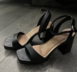 a new day Black Square-Toe Block Heel Ankle-Strap Sandals thumbnail 1