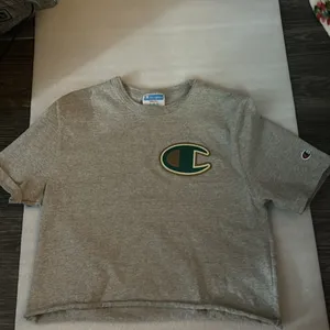 Champion Gray Cropped Rolled Hem T-shirt S Casual Athleisure Activewear Cozy thumbnail 3