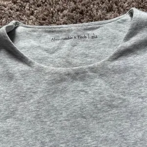 Abercrombie and fitch long sleeve fitted tee thumbnail 2