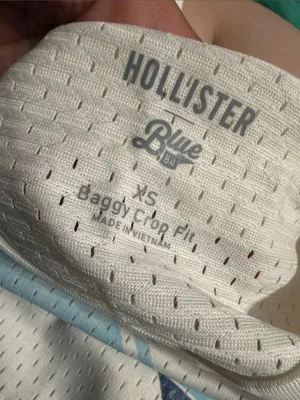 Hollister White Mesh V-Neck Tee with Light Blue Tar Heels Graphic UNC Shirt thumbnail 2