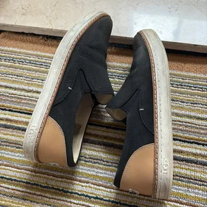 UGG Black and Tan Slip-On Loafers thumbnail 3