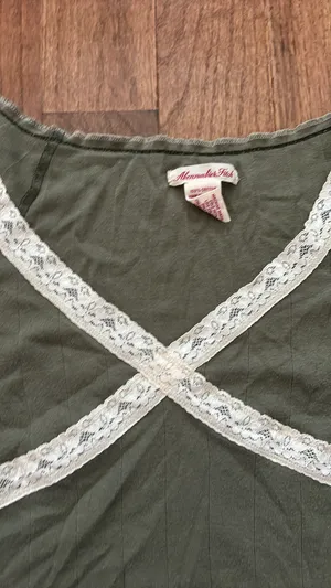 Abercrombie bella swan Vintage Olive Green lace trim crop top thumbnail 3