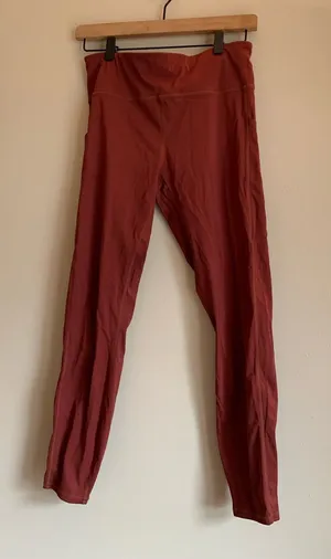 Vuori High-Waist Performance Leggings Rust Women Size Medium Athletic Pants thumbnail 1