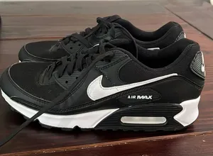 Nike Shoes thumbnail 1