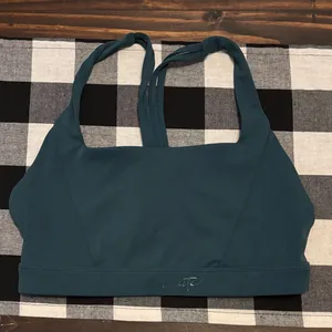 Alphalete green small sports bra thumbnail 1