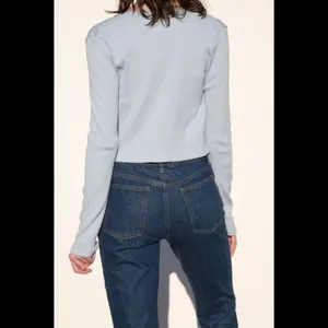 Brandy‎ Melville Paige Light Blue Ribbed Button Down V-Neck Cropped Cardigan thumbnail 6