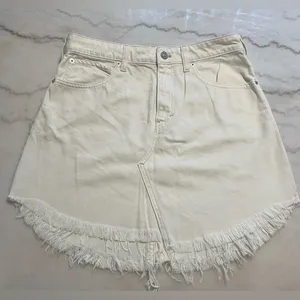 NWOT We The Free‎ Ivory Frayed Mini Skirt thumbnail 2