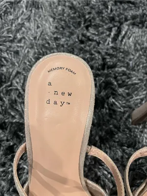 🌸Women’S Sonia Gold And Rhinestone Heels Size 9🌸 thumbnail 5