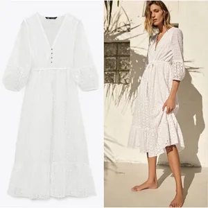 Zara Openwork Embroidered Midi Dress in White sz. M thumbnail 2