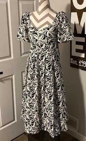 A new day Elegant Black and White Leaf Print maxi Dress size 4 thumbnail 1
