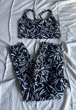 Black and White Athleta Patterned Sports Bra + Leggings Set thumbnail 1
