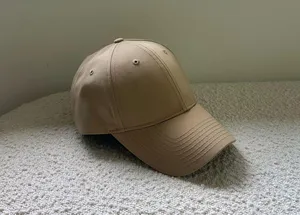 Aritzia Hat TNA thumbnail 1