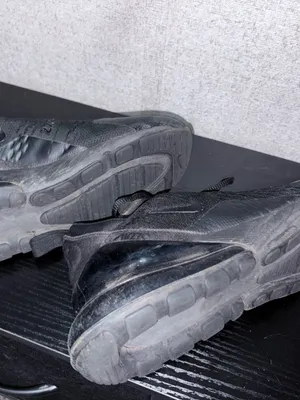Nike Air Max 270 Triple Black Lifestyle Sneaker thumbnail 3