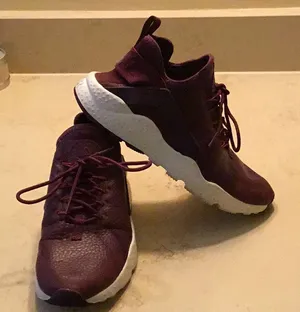 Nike Huaraches thumbnail 1