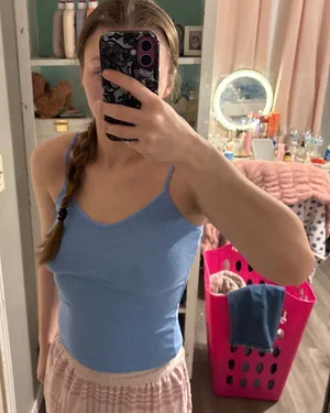 American Eagle cropped soft tank top thumbnail 1