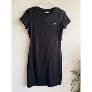 Tna Aritzia Womens‎ Black Short Sleeve Logo Mini T-Shirt Dress Size S Casual LBD thumbnail 2