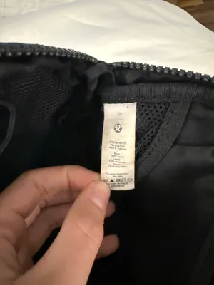 Black lululemon belt bag thumbnail 4