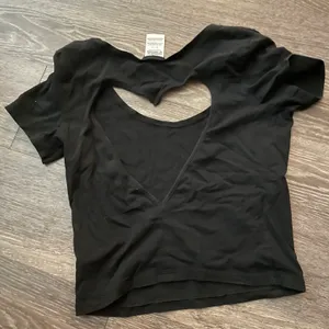 NWOT Victoria Secret Pink Heart Back Black Crop Top. Size Small. thumbnail 2