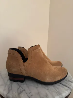 Sorel Lolla Cut Out Booties Women’s Size 7.5 Tan Suede Ankle Boots Casual thumbnail 2