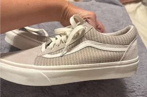Vans Women's Beige and White Sneakers thumbnail 1