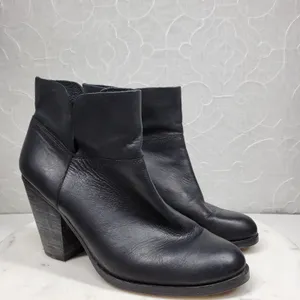 Vince‎ Camuto Helyn Ankle Boots Womens 8.5 Black Soft Leather Pull On Block Heel thumbnail 3