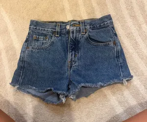 Levi’s Shorts thumbnail 1