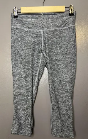 New Balance Leggings Womens Small Gray NB Dry Capri Yoga Pants Stretch Athletic thumbnail 1
