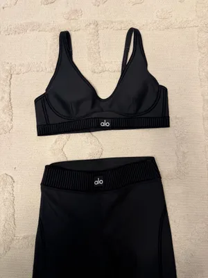 Alo Yoga Set Airlift thumbnail 2