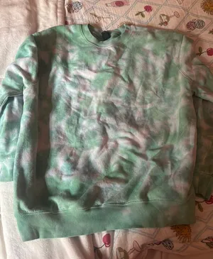 Crewneck  thumbnail 1
