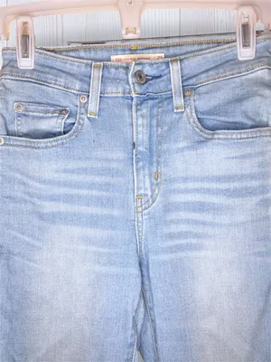 LEVI’S Women’s 725 High Rise Bootcut Jeans - Light Wash Stretch Denim thumbnail 6