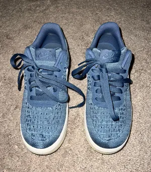 Nike Air Force 1 thumbnail 1
