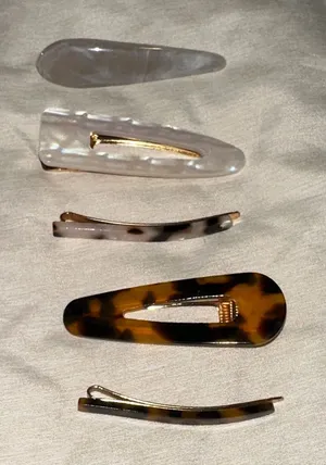Set of Tortoise and Marble Hair Clips thumbnail 1