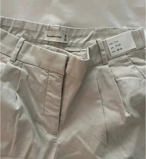 Abercrombie Sloane Low-Rise Twill Pants thumbnail 3
