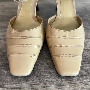 Vintage Michelle D Leather Heels W/ Ankle Strap Women’s Size 6 Beige Neutral thumbnail 3