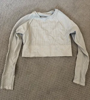Aerie OFFLINE Long Sleeve Cropped Shirt thumbnail 1