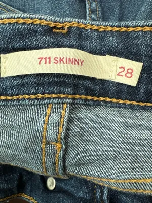 Levi’s 711 Skinny Jeans Size 28 thumbnail 5