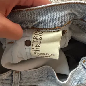 Vintage Levi Distressed Denim Shorts size 24 thumbnail 3