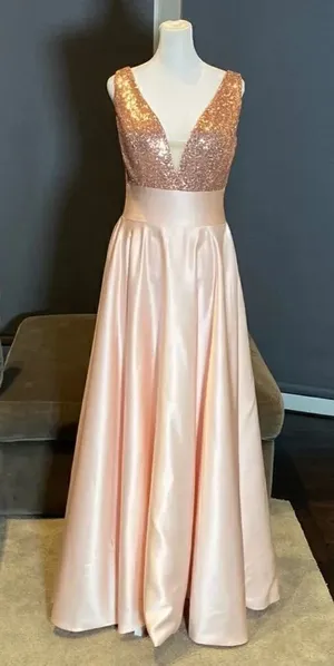 Women’s Full Length Sequined Bodice V-Neck Party Prom Dress Size 8 NWOT thumbnail 1