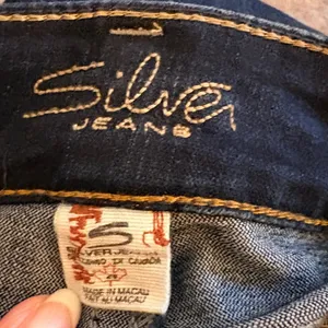 Silver Jeans Suki Bootcut Womens 29/33 Dark Wash Excellent Mid Rise thumbnail 4
