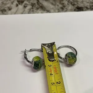 Women’s Clay Green Bead Silver Tone Hoop Signed Viva Beads thumbnail 7