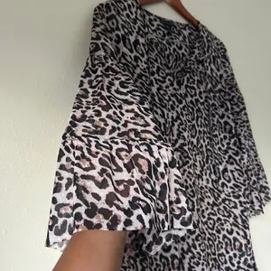 Tahari Cheetah Printed Mesh 3/4 Sleeve Mini Dress Size XS thumbnail 7