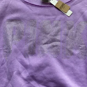 PINK Victoria's Secret Bling Lavender Fleece Cropped Pullover Sz XS NWT thumbnail 2