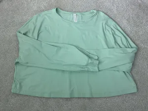 Women’s Lululemon Long Sleeve Top thumbnail 1