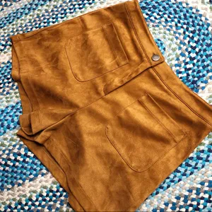 Lush High‎ Waisted Velvet Shorts thumbnail 2