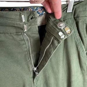 Dictionary Olive Green Mid Rise Skinny Ankle Fit Pants Pockets‎ Embroidered Sz 6 thumbnail 4