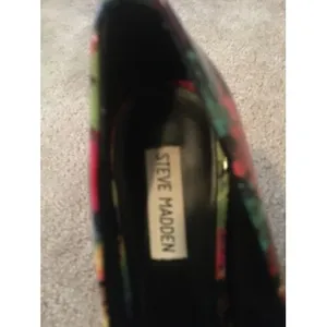 Steve Madden Women's Patent Faux Leather Colorful Floral Heels Pumps Size 9 thumbnail 4