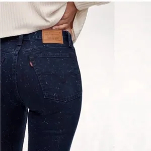LEVI’S Denim Wedgie Blue Jeans Size 26 thumbnail 16